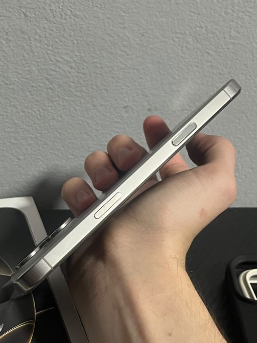 Vand Iphone 16 Pro Max impecabil / Natural Titanium
