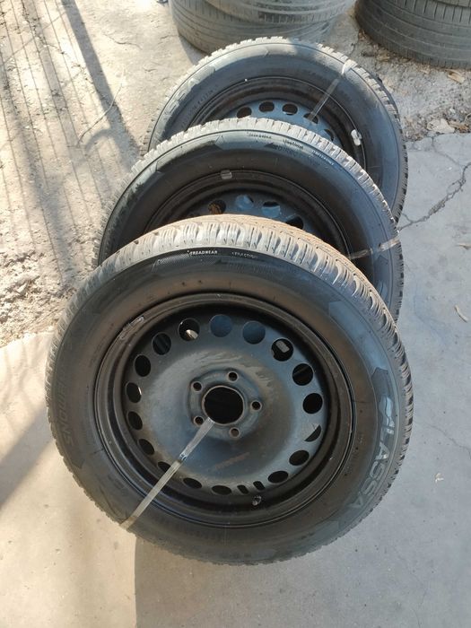 Комплект гуми с джанти Lassa 205/60 R16 – Отлично състояние!