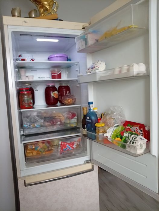 Продам холодильник