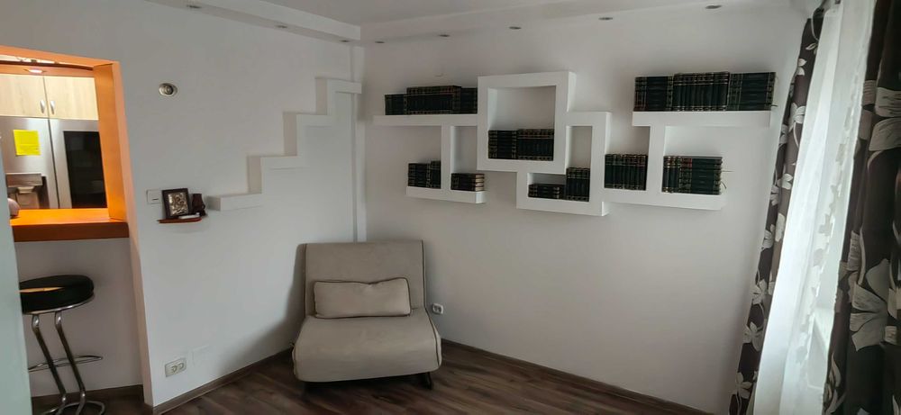 Garsonieră de vânzare