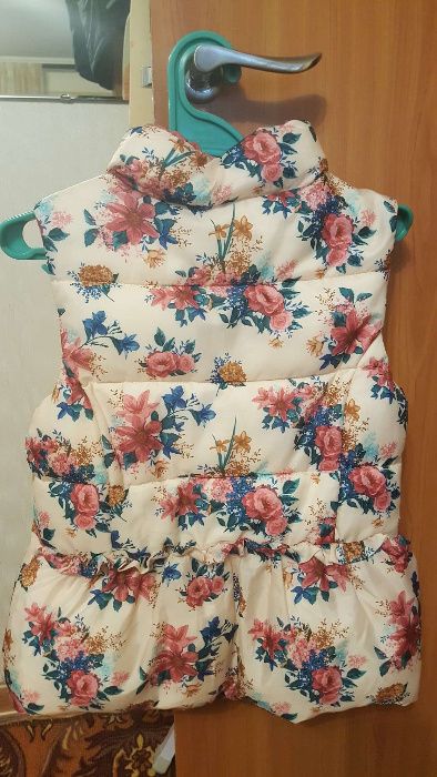 Жилет двухсторонний на девочку