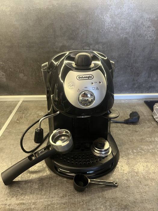 Кафе машина DeLonghi 1100w 15bar