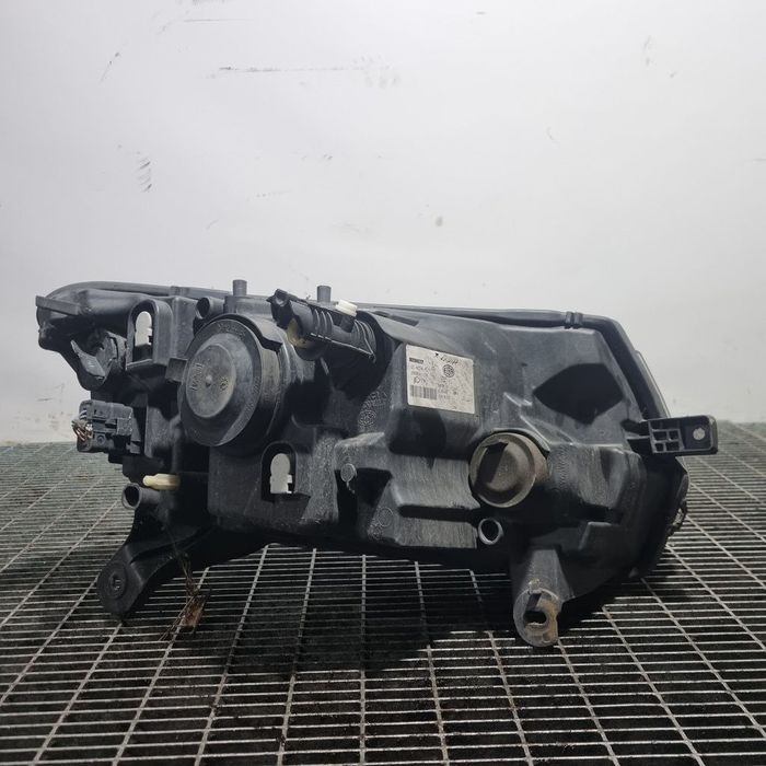 Far Stanga Dacia Sandero 2 2012 - 2016 Hatchback 4 Usi (1424) Fara xenon