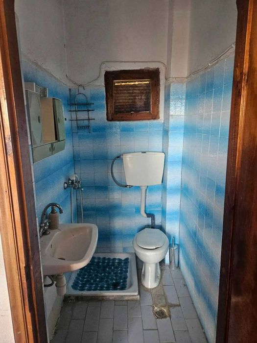 Двуетажна къща с гледка в Аспровалта!