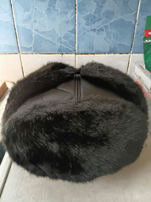 Мужской шапка черного цвета