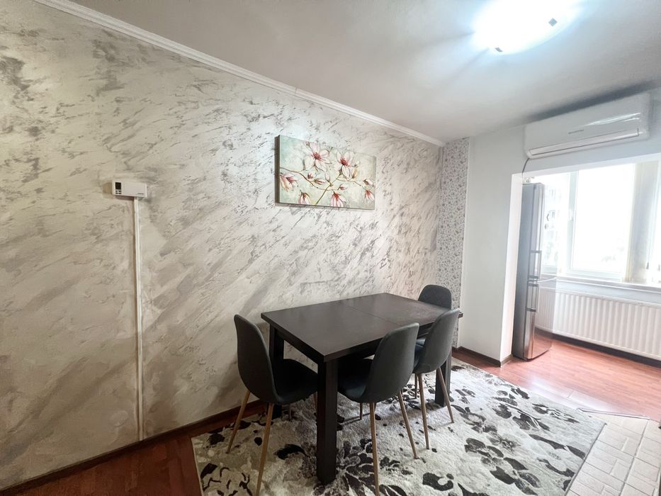 Apartament 3 camere de inchiriat Nicolina cu loc de parcare