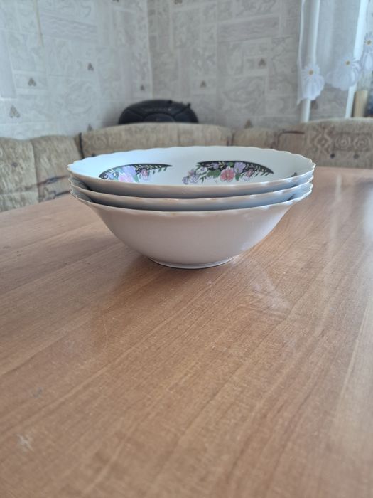 Тарелки новые глубокие