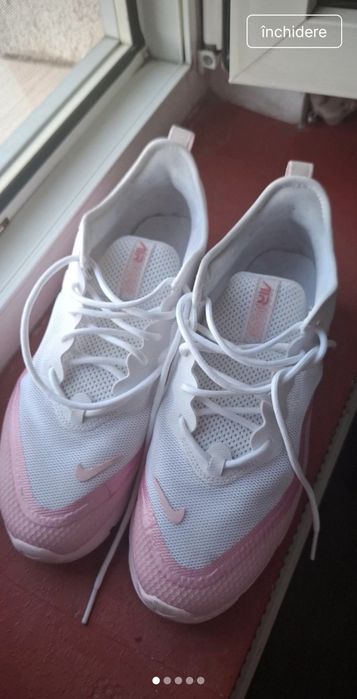 Adidași Nike folosiți f puțin