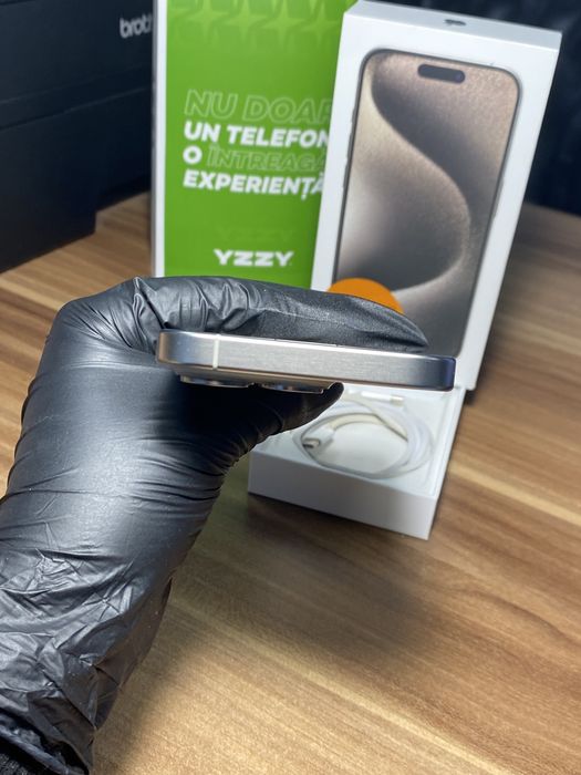 iPhone 15 Pro • 256 GB • Natural Titanium