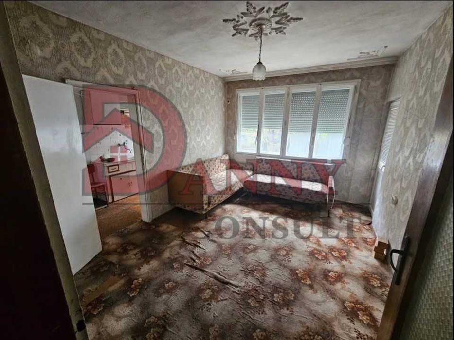 Продава се Тристаен апартамент в Велико Търново, Акация - 116 кв.м за 1078 €/кв.м - Снимка #2