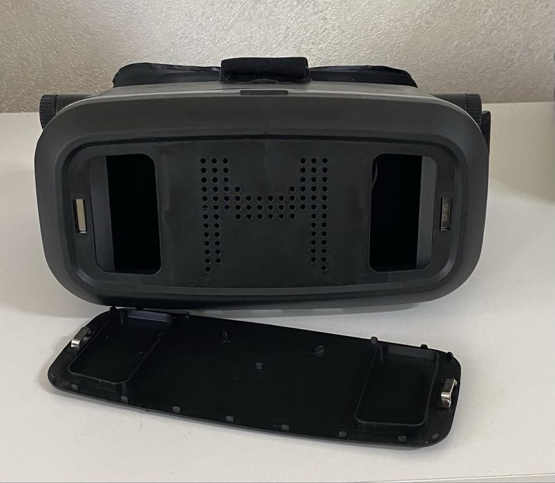 Продам VR очки (виртуальня реальность)