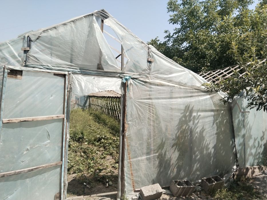 Теплица сотилади конструкторлик хохлаган размерга йеғиб олсез бўлади