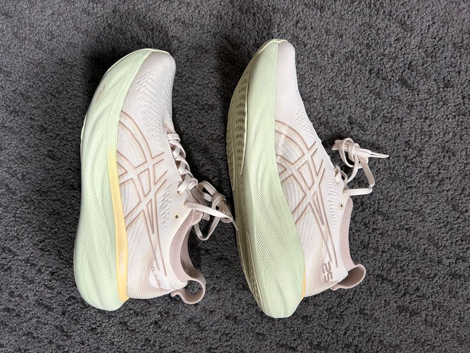 Маратонки asics gel nimbus