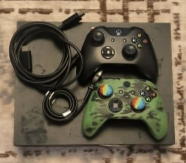 Xbox One x 1000gb все работает