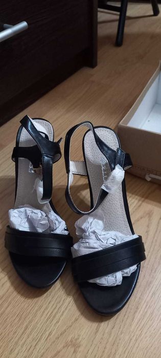 Sandale 37 piele naturala ,2 modele ,noi