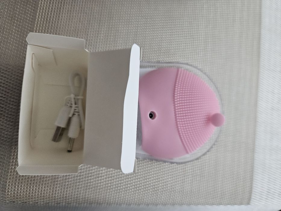 Aparat de masaj facial