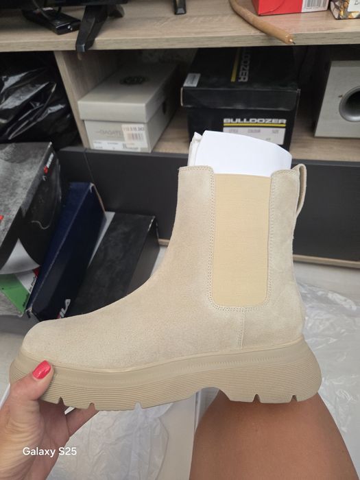 Чисто нови боти!
GUESS-38 номер , 100 лв.
 Tommy Hilfiger-39 номер , 1