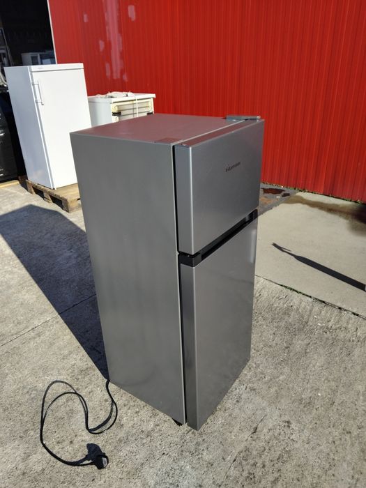 Малък  хладилник с фризер Fridgemaster