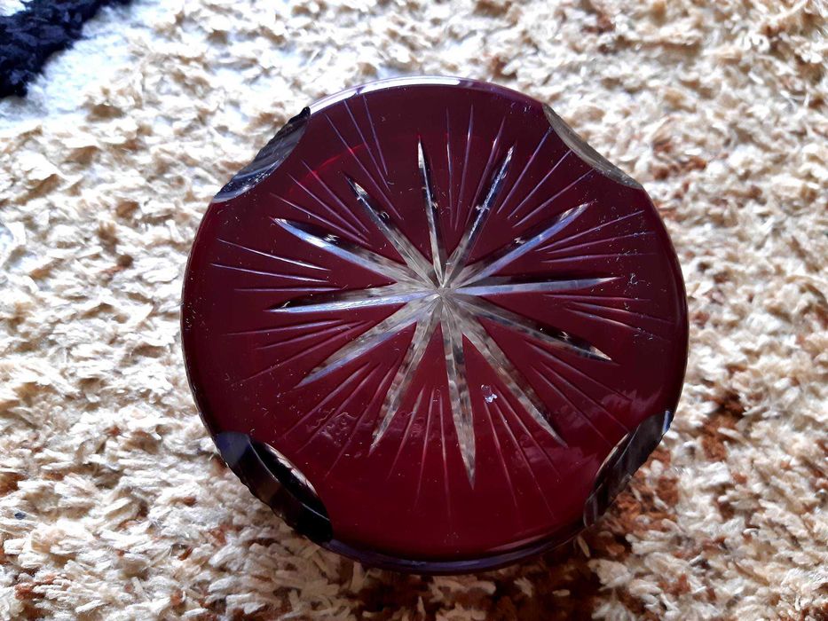 Decoratiuni - scrumiera rubin