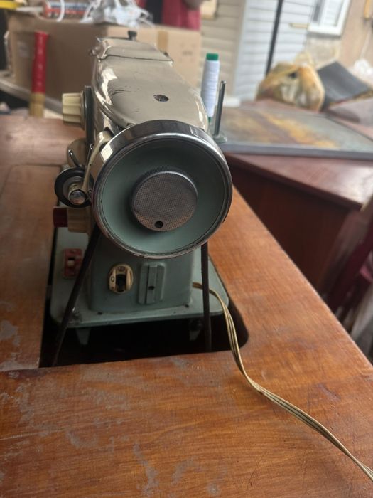 Продам швейная машинку Лада