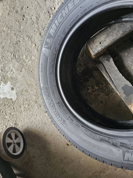 2 anvelope vara 215 60 16 Michelin