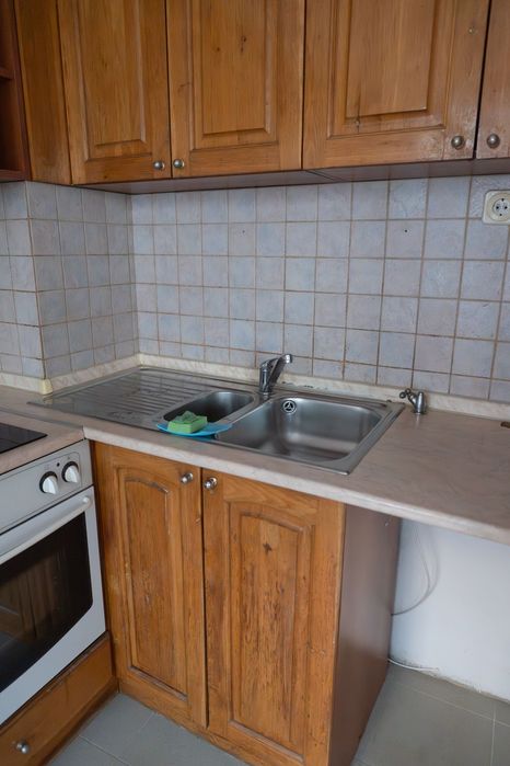 Кухня масив дъб 1400 лева с включени електроуреди