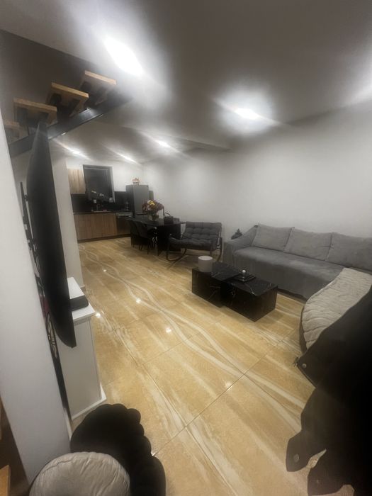 Дава се под наем Къща в София, Младост 1 - 80 кв.м за 800 € - Снимка #1