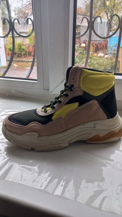 Спортивные полуботинки