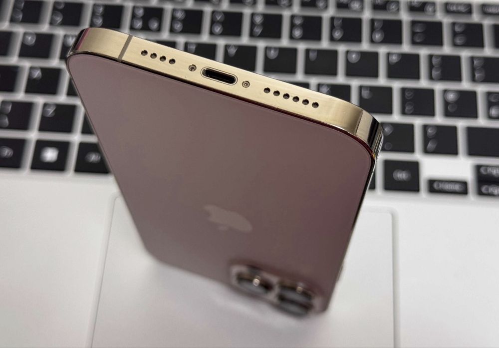 Vand sau schimb Iphone 13 Pro max gold 128 gb impecabil