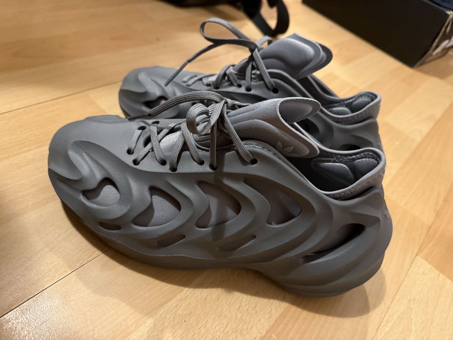 Adidasi Adifom Q gri