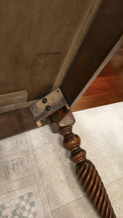 Стол обеденный со стульями