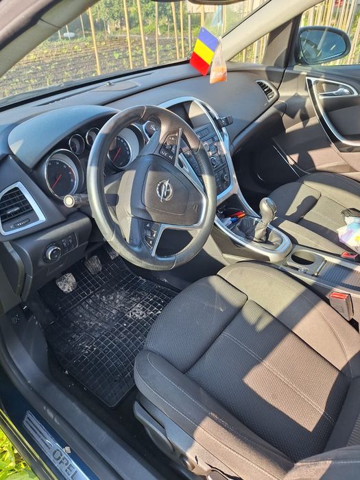OPEL Astra 2012 — imagine 4