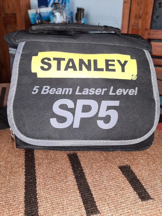 Vând laser stanley
