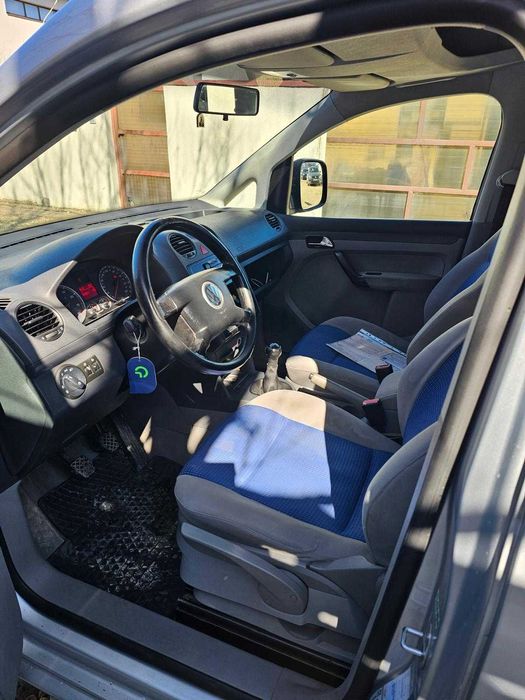 Volkswagen Caddy Life 1.6 benzina 105 Cai 7 locuri intretinut Ideal Pescuit VAcante