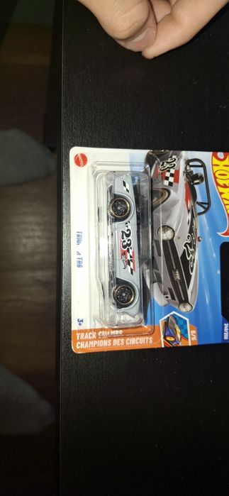 Masinute hot wheels th