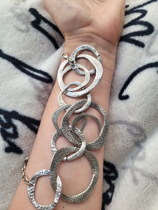 Браслет на руку женский.