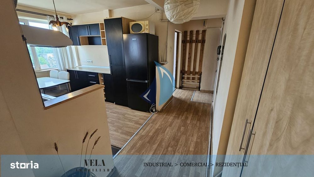 Apartament 3 camere, Cornisa