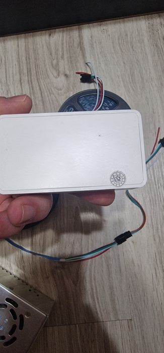 Продавам Argb contoller и лед ленти
