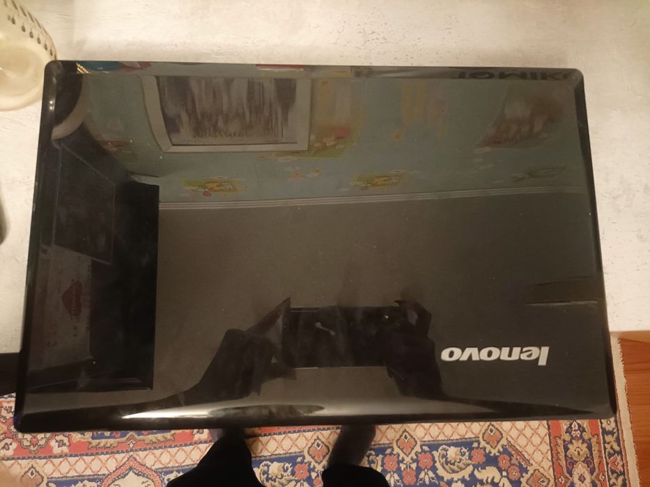 Леново ноутбук  продам