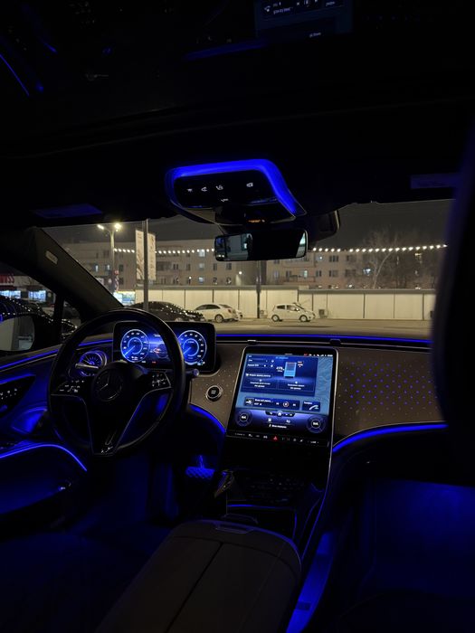 Mersedes benz EQS 450+