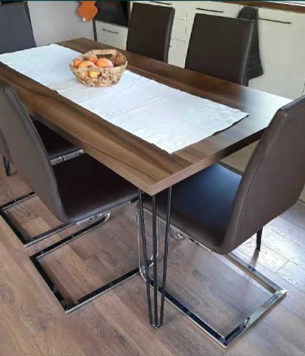 Комплект кухненски столове 6бр. + допълнително калъфи за тях.