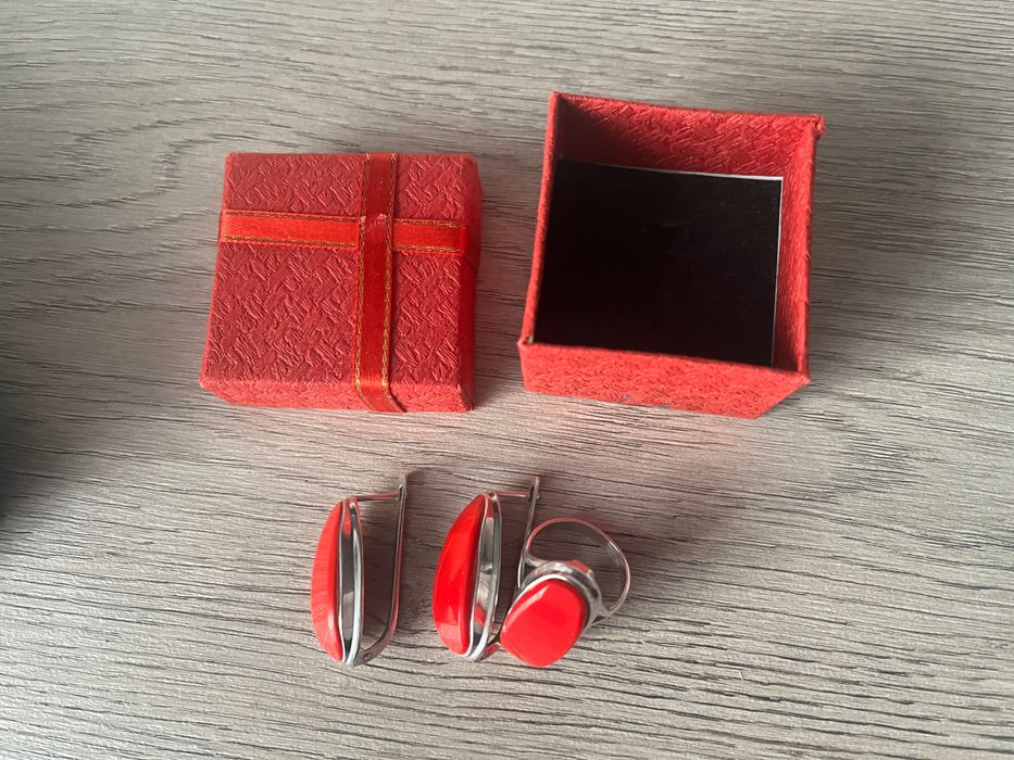 Браслеты, кольцо и серьги из серебра