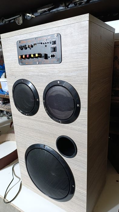 Колонка музыкальная блютуз.