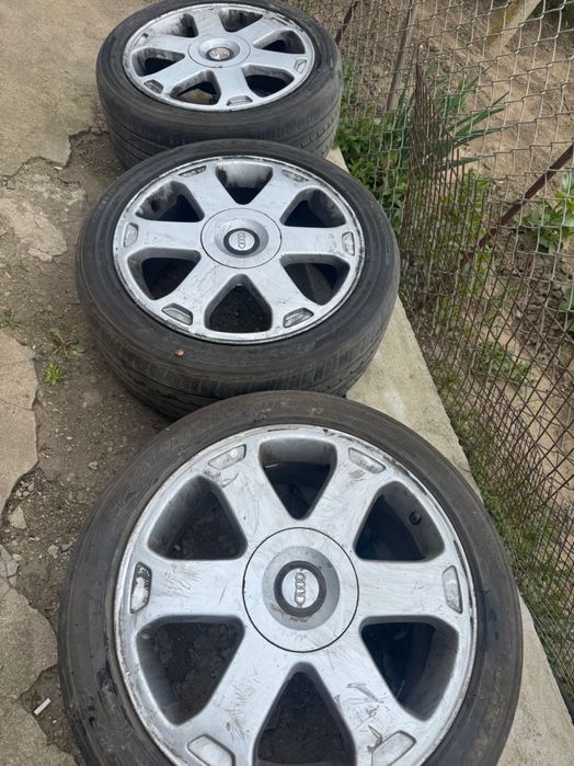 За Ауди a4 slaine ви са джантите