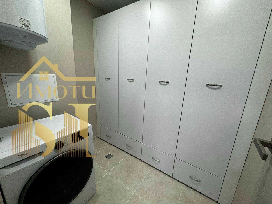 Дава се под наем Тристаен апартамент в Стара Загора, Център - 94 кв.м за 714 € - Снимка #2