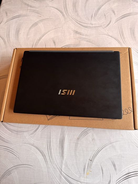 Лаптоп MSI MODERN 15 B7M 9S7