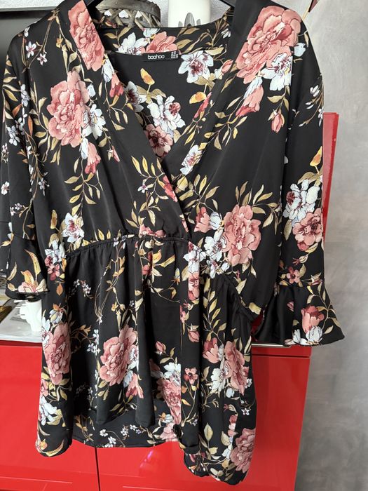 Vand bluzita marime mare 20 lei