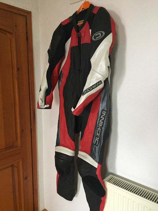 Екип от една част DUCHINI размер 54