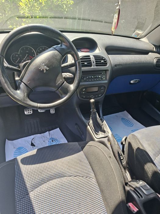 Vând Peugeot 206 cc