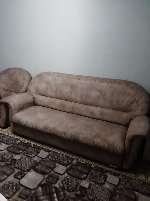Продам Диван с креслом